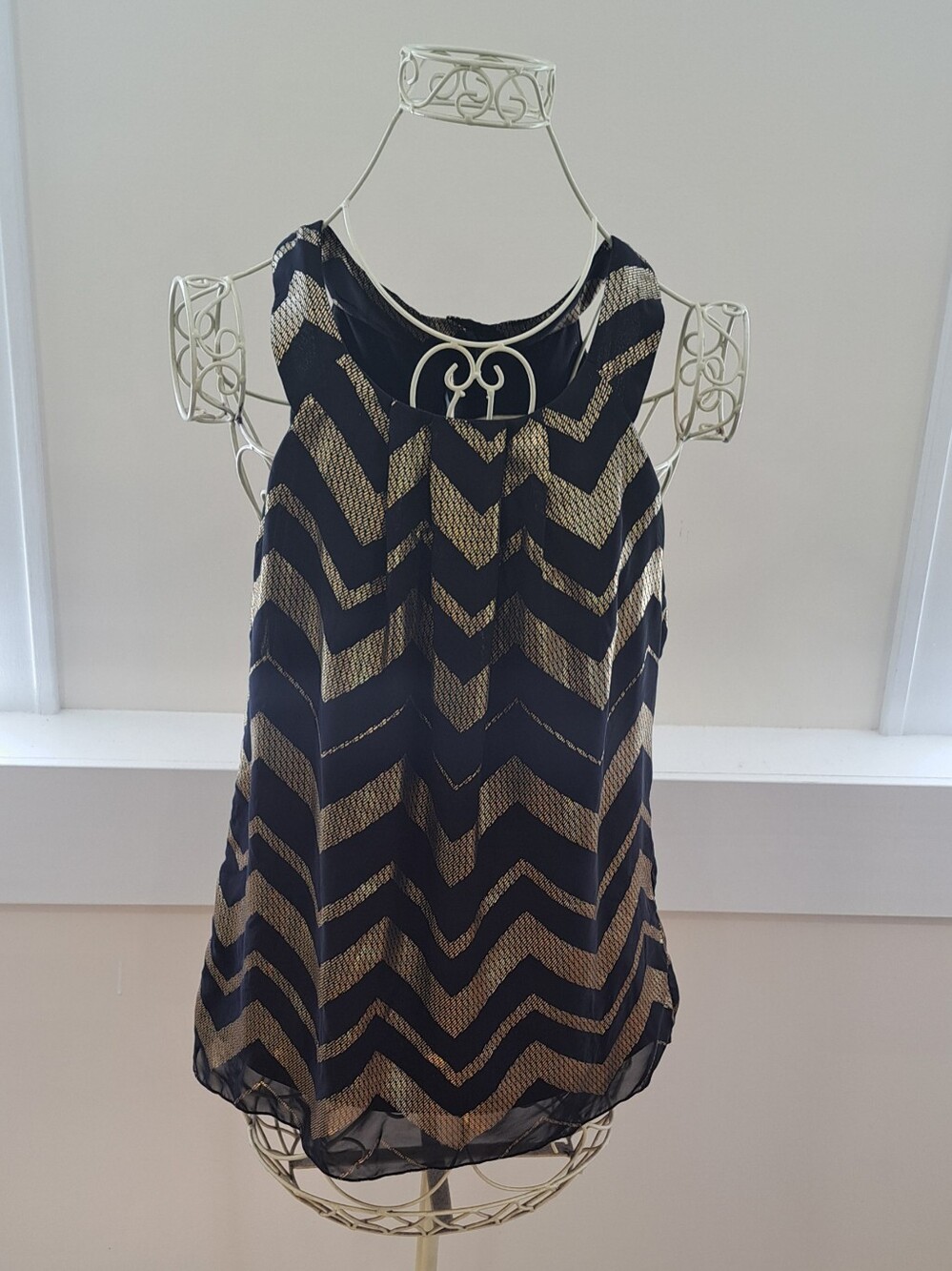 Y2K IZ BYER Black & Gold Sleeveless Top Size Medium Mobwife Date Night Coquette.